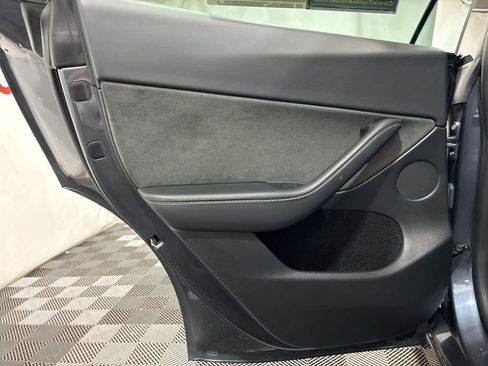 Used 2023 Tesla Model Y Long Range image 19