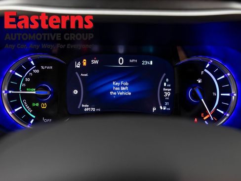 Used 2023 Chrysler Pacifica Touring-L FWD image 18
