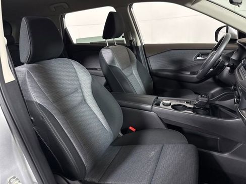 Used 2023 Nissan Rogue SV image 12