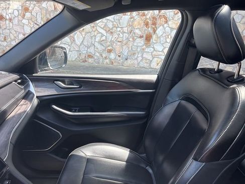 Used 2024 Jeep Grand Cherokee Limited 4xe image 32