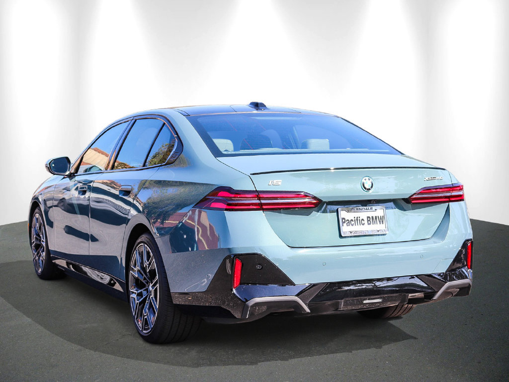 Used 2027 BMW i5 xDrive40 AWD/4WD image 4