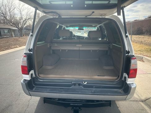 Used 2000 Toyota 4Runner Limited image 5