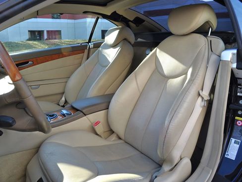 Used 2007 Mercedes-Benz SL 550 image 9