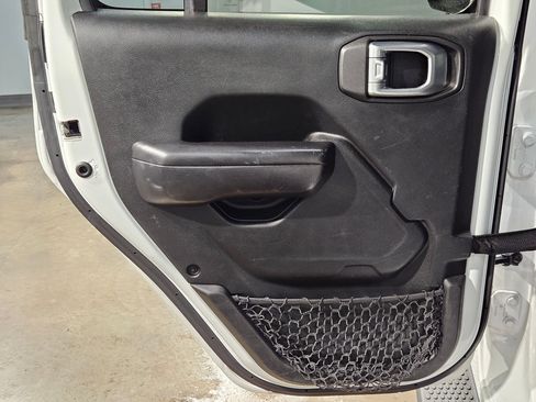 Used 2020 Jeep Wrangler Unlimited Sport S image 33