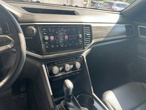 Certified 2023 Volkswagen Atlas Cross Sport SE w/ Black Wheel Package FWD image 8