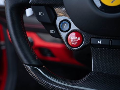 Used 2021 Ferrari F8 Tributo image 38