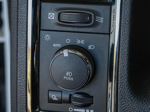 Used 2018 RAM 1500 Sport image 29