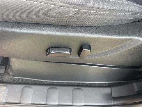 Used 2024 Nissan Frontier SV w/ SV Convenience Package image 30