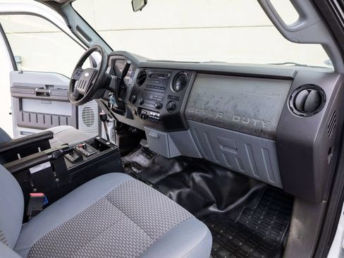 Used 2011 Ford F550 4x4 Crew Cab Super Duty w/ Payload Upgrade Pkg image 14