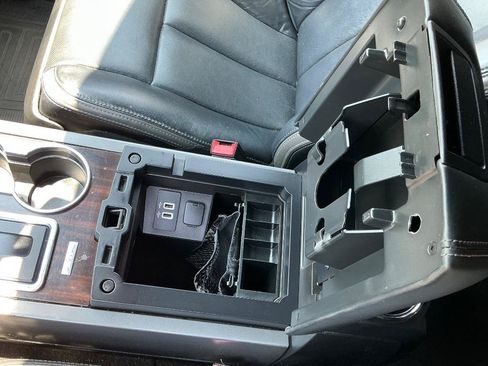 Used 2017 Ford Expedition EL Platinum RWD image 24