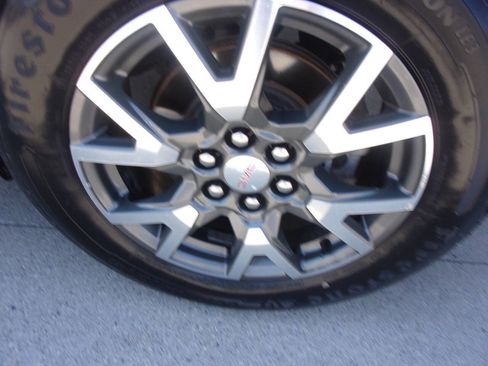 Used 2021 GMC Acadia SLE w/ Driver Convenience Package AWD/4WD image 5
