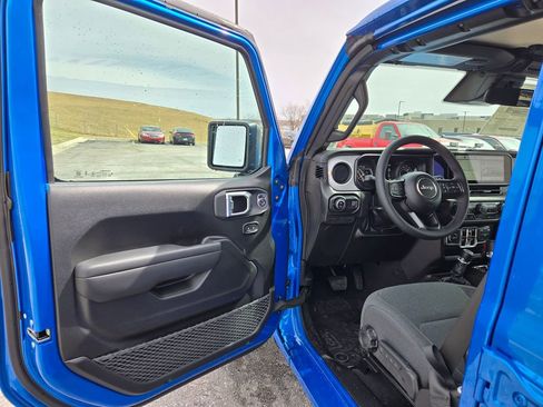 New 2026 Jeep Gladiator Sport image 10