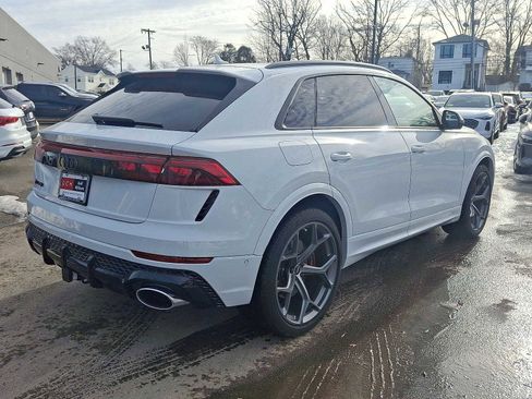 New 2025 Audi RS Q8 performance image 11