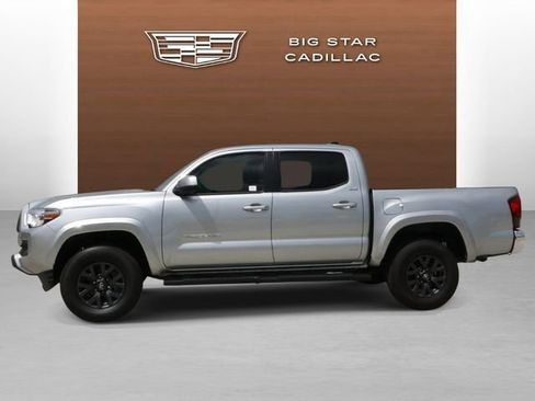 Used 2023 Toyota Tacoma SR5 RWD image 2