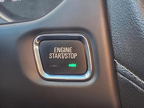 Used 2023 GMC Acadia SLE w/ Driver Convenience Package image 15