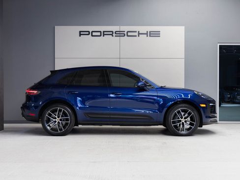 Certified 2026 Porsche Macan AWD/4WD image 8