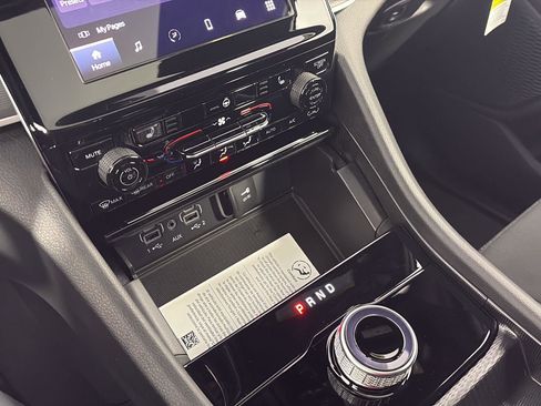 New 2026 Jeep Grand Cherokee L 4WD image 17