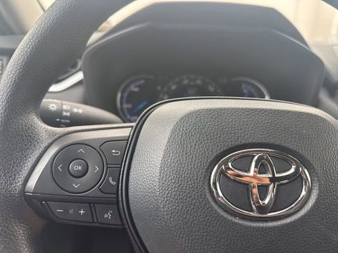 Used 2025 Toyota RAV4 XLE image 15