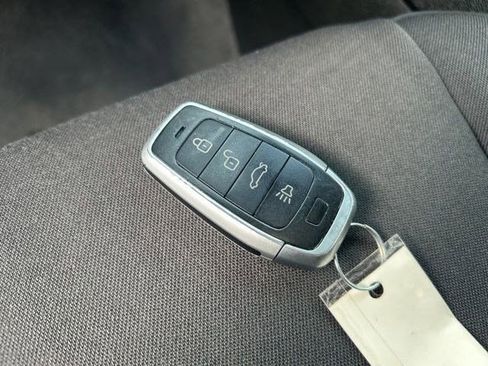 Used 2020 Chevrolet Malibu LT image 47