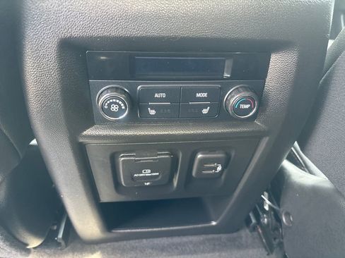 Used 2020 Chevrolet Traverse Premier w/ Redline Edition image 31