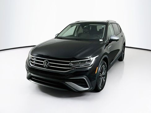 Used 2024 Volkswagen Tiguan Wolfsburg Edition FWD image 3