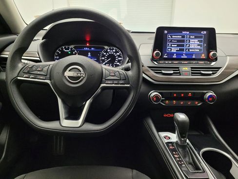 Used 2023 Nissan Altima 2.5 SV image 22