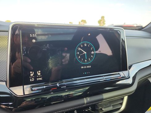 New 2026 Volkswagen Atlas Cross Sport SEL R-Line image 19