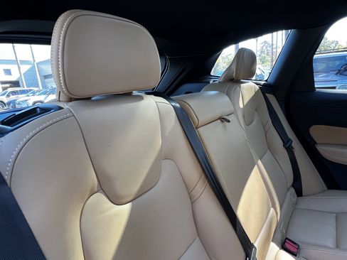 Used 2023 Volvo XC60 B5 Ultimate w/ Climate Package image 41