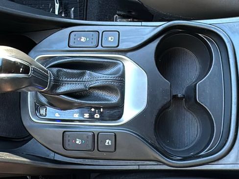 Used 2017 Hyundai Santa Fe Sport FWD image 15