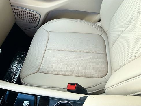New 2026 Jeep Grand Cherokee Limited w/ Luxury Tech Group II AWD/4WD image 21