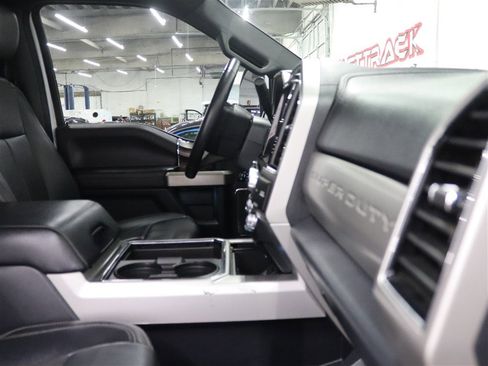 Used 2022 Ford F350 Lariat w/ Lariat Ultimate Package AWD/4WD image 26