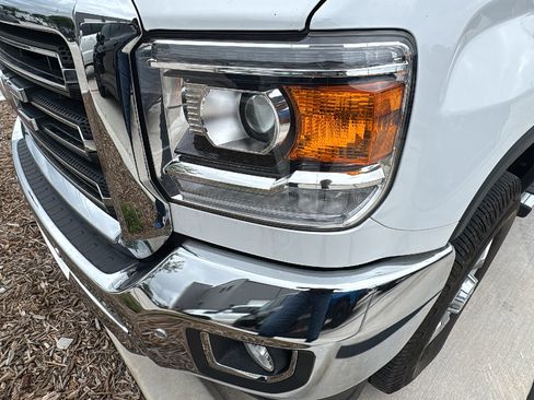 Used 2016 GMC Sierra 2500 SLT w/ Duramax Plus Package AWD/4WD image 8