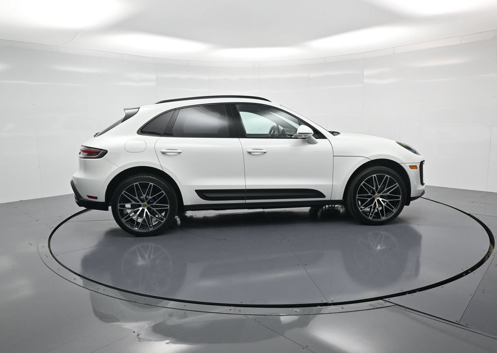 Certified 2026 Porsche Macan AWD/4WD image 31