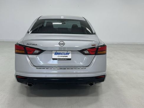 Used 2023 Nissan Altima 2.5 SR w/ SR Premium Package FWD image 3