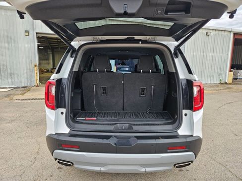 Used 2021 GMC Acadia SLE w/ Driver Convenience Package FWD image 4