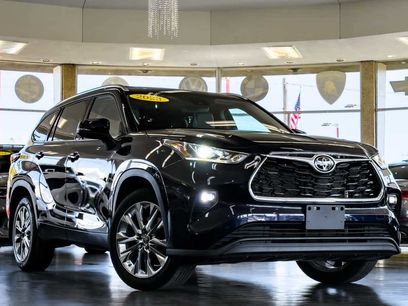 Used 2023 Toyota Highlander Limited