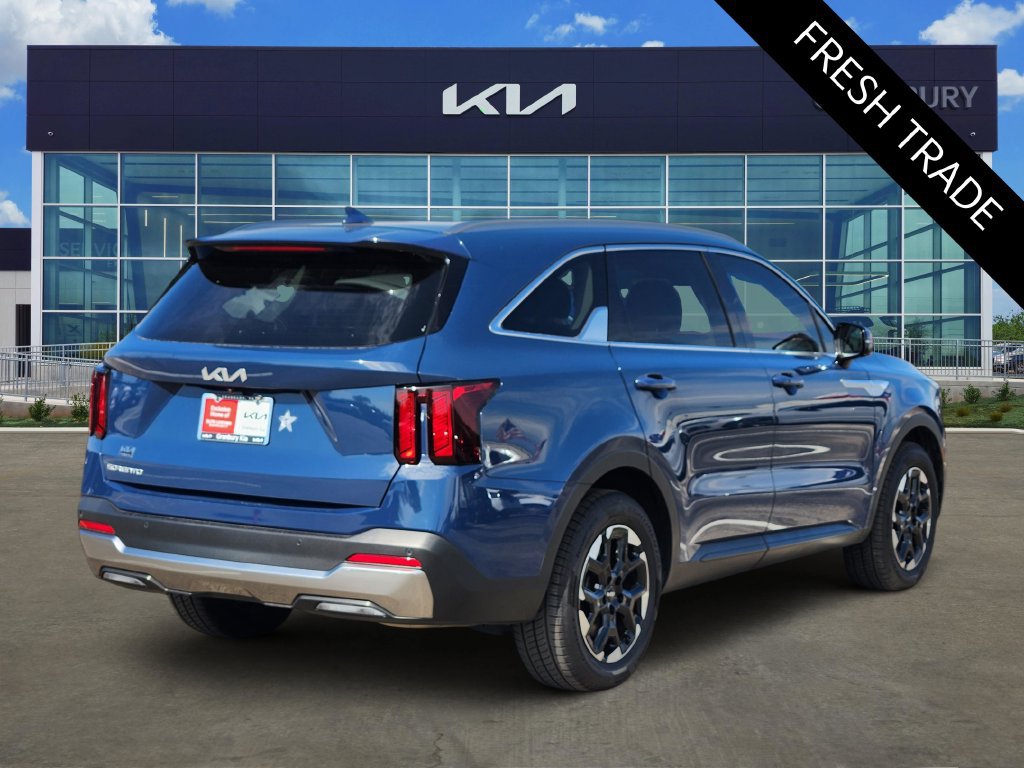 Certified 2025 Kia Sorento S w/ Panoramic Sunroof Package FWD image 5