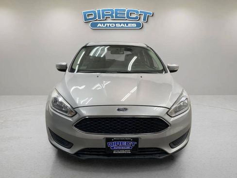Used 2016 Ford Focus SE FWD image 2