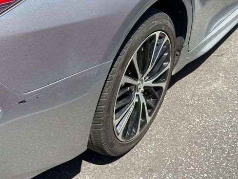 Used 2019 Toyota Camry SE FWD image 4
