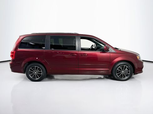 Used 2017 Dodge Grand Caravan GT FWD image 4