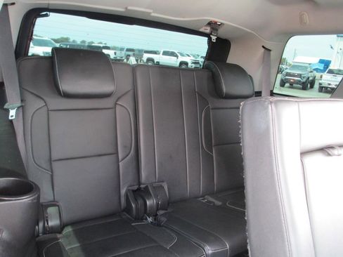 Used 2019 GMC Yukon SLT w/ Open Road Package AWD/4WD image 28
