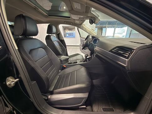 Used 2024 Volkswagen Jetta SE image 12