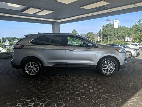 Used 2023 Ford Edge SEL image 4