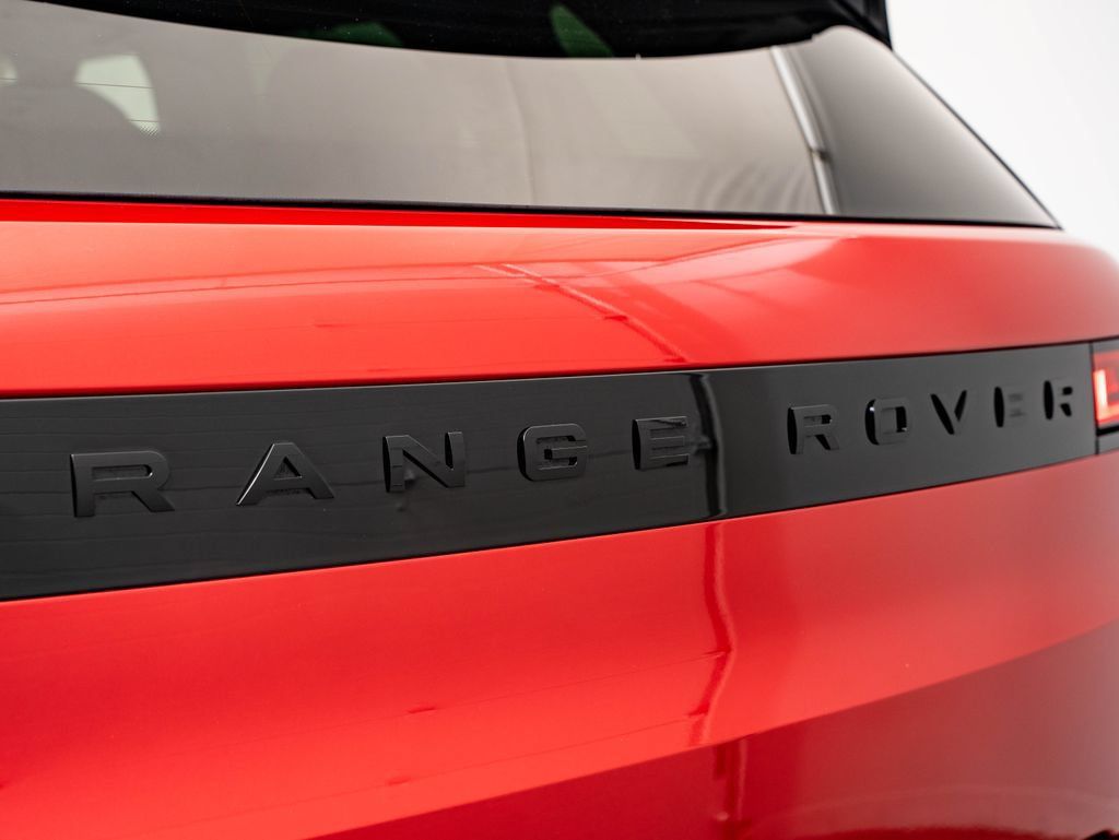 New 2026 Land Rover Range Rover Sport Dynamic SE AWD/4WD image 17