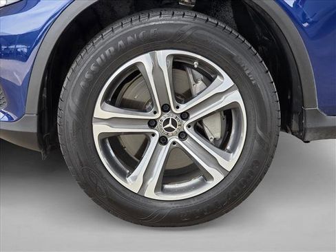 Used 2017 Mercedes-Benz GLC 300 4MATIC image 9