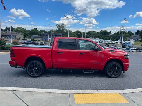 Used 2025 RAM 1500 Big Horn AWD/4WD image 6