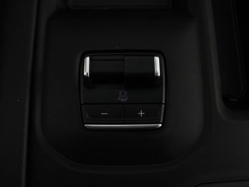 Used 2025 GMC Sierra 3500 Denali w/ Denali Reserve Package image 9