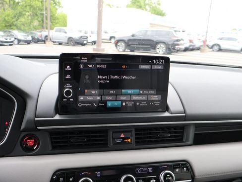 Certified 2025 Honda Pilot Elite image 21