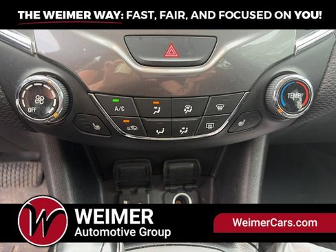Used 2018 Chevrolet Cruze LT w/ Convenience Package FWD image 16