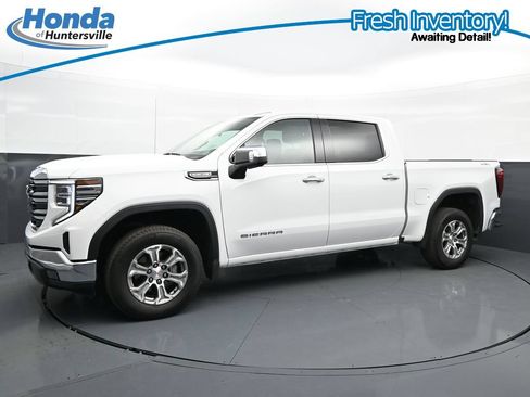 Used 2025 GMC Sierra 1500 SLT AWD/4WD image 4